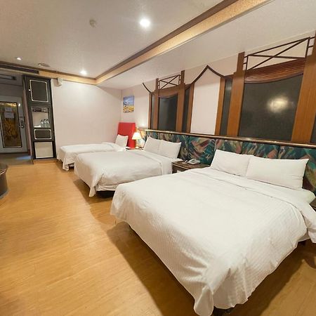 Wenpin Hotel - Pier 2 Kaohsiung Exterior foto