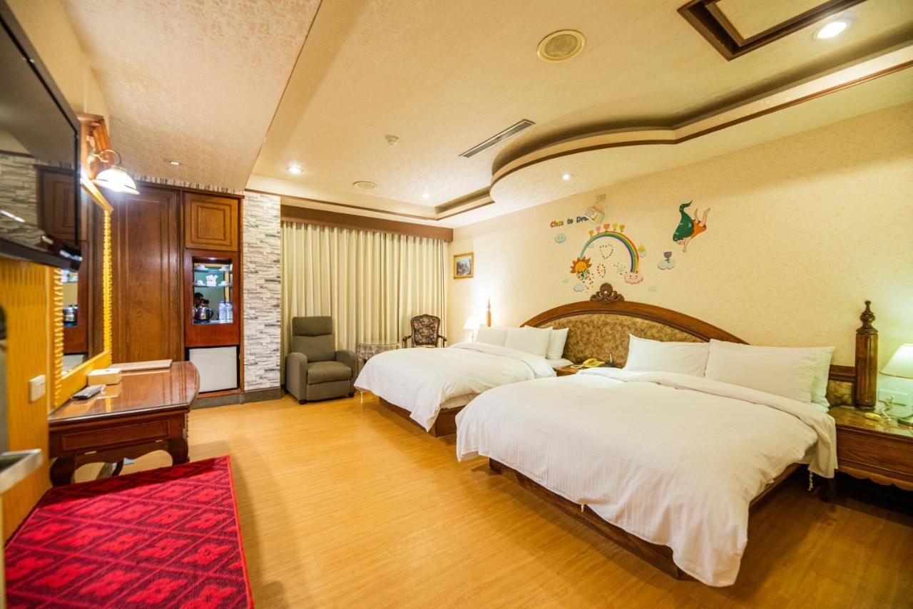 Wenpin Hotel - Pier 2 Kaohsiung Exterior foto
