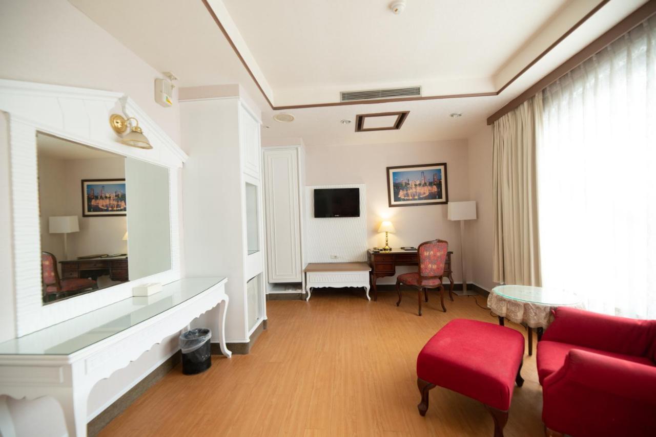 Wenpin Hotel - Pier 2 Kaohsiung Exterior foto